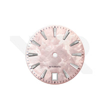 Lade das Bild in den Galerie-Viewer, GS Shunbun-Zifferblatt in Blütenrosa für Seiko-Modell: Silberne GS-Indizes mit Datumsanzeige bei 6 Uhr.