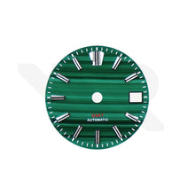 Carica l'immagine nel visualizzatore di Gallery, Malachite Green GMT Dial for Seiko NH34 Mod