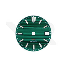 Carica l'immagine nel visualizzatore di Gallery, Malachite Green GMT Dial for Seiko NH34 Mod