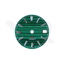 Carica l'immagine nel visualizzatore di Gallery, Malachite Green GMT Dial for Seiko NH34 Mod