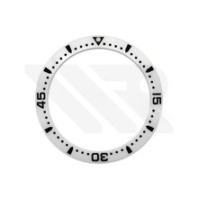 Lade das Bild in den Galerie-Viewer, Hydro Style Keramik-Lünetteneinsatz mit abgeschrägter Kante für SKX/SRPD – Weiß/Schwarz