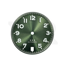 Charger l&#39;image dans la galerie, Sunburst Pilot Dial with Numeral Indices for Seiko Mod: Sunburst Green with White Star
